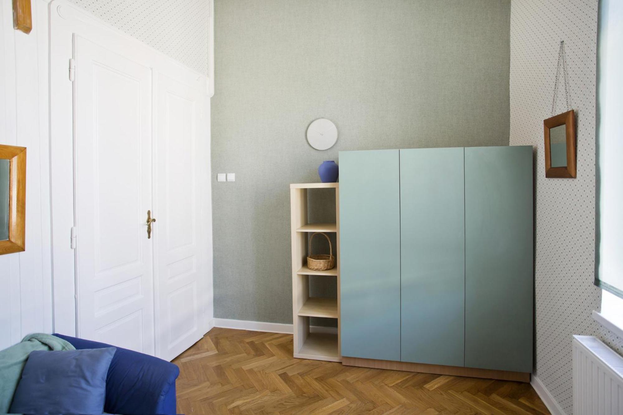 Large Next To Main Station - 85 M2 Apartament *