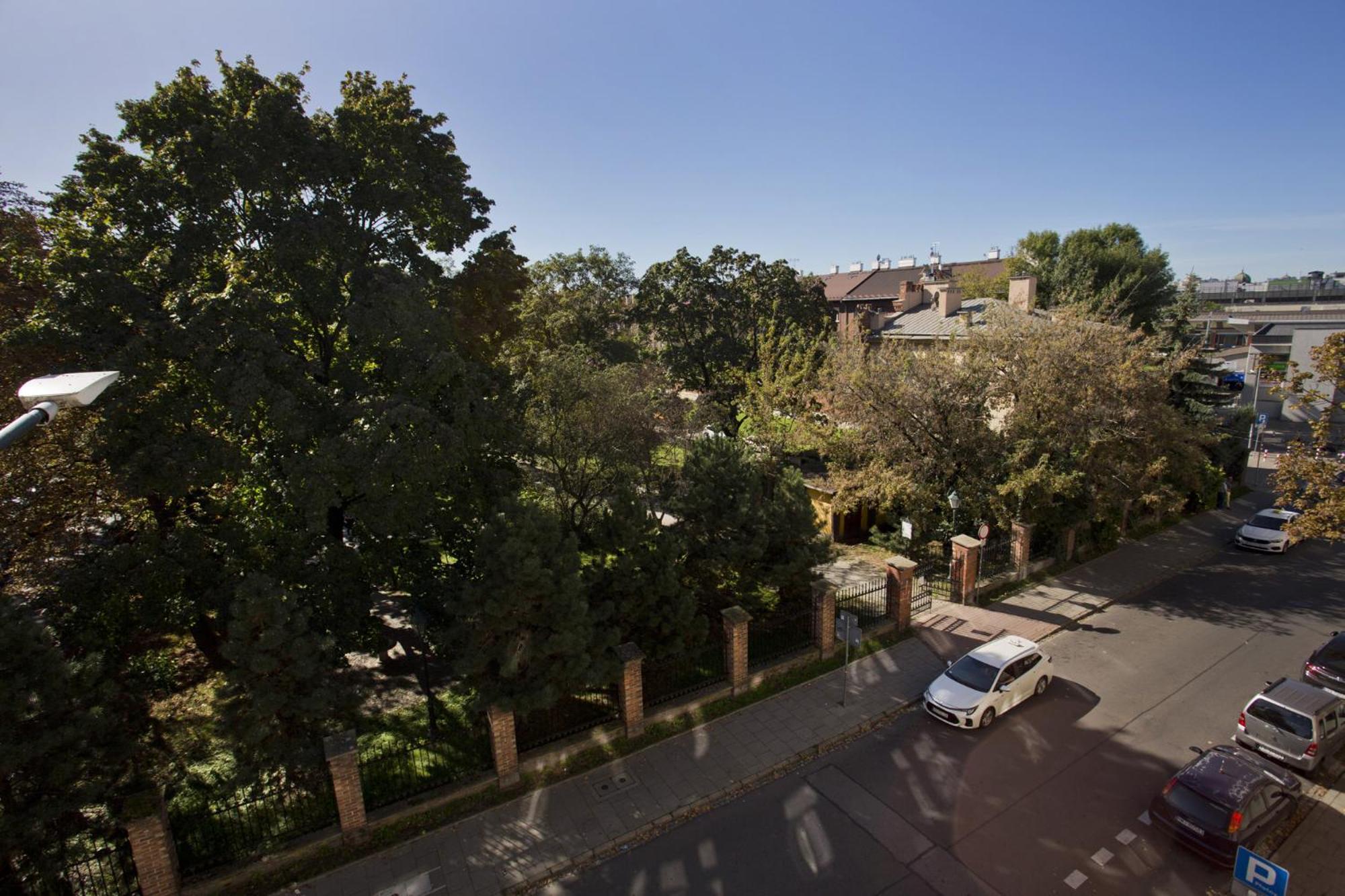Apartament Large Next To Main Station - 85 M2
