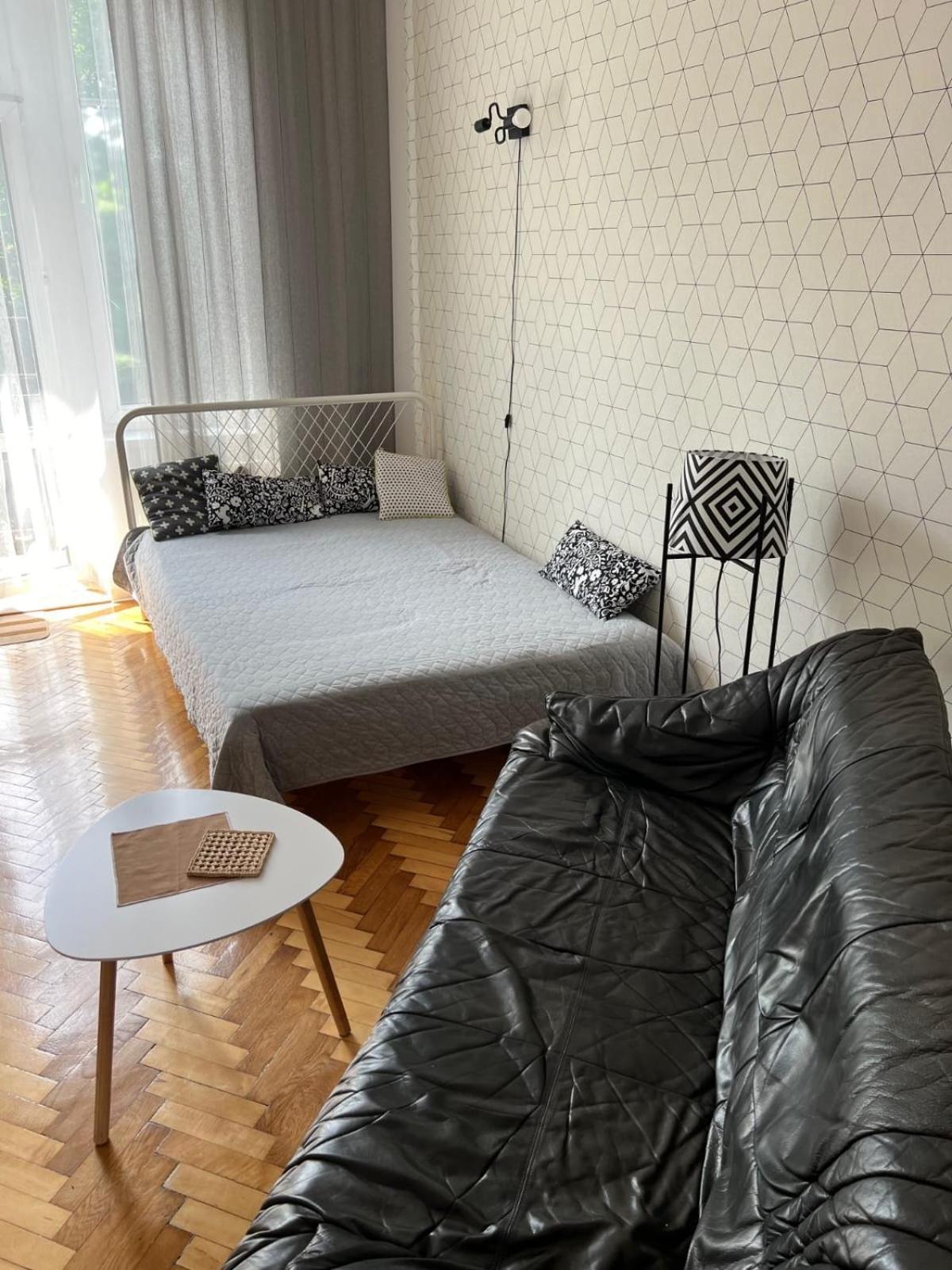Large Next To Main Station - 85 M2 Apartament