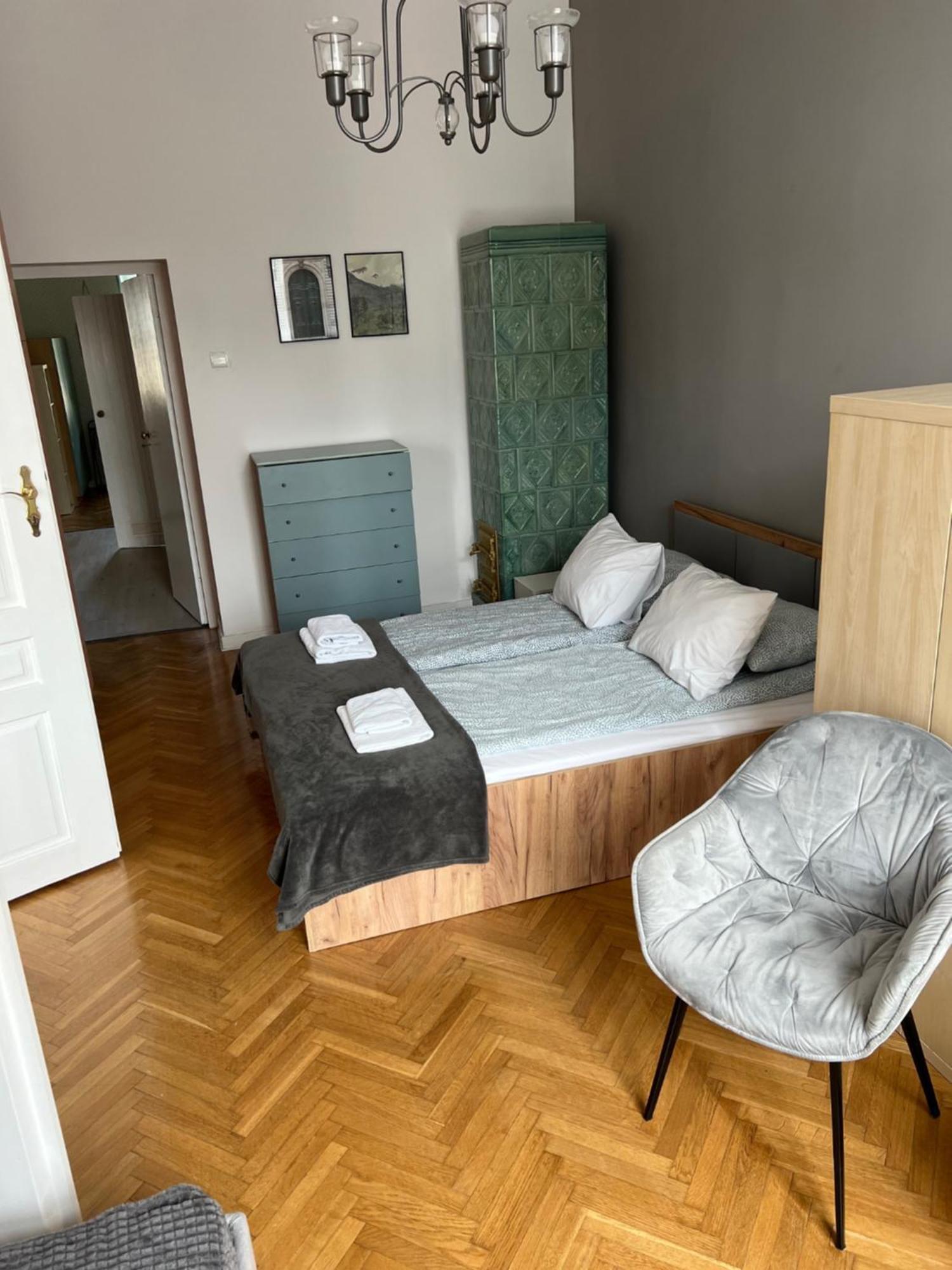 Large Next To Main Station - 85 M2 Kraków